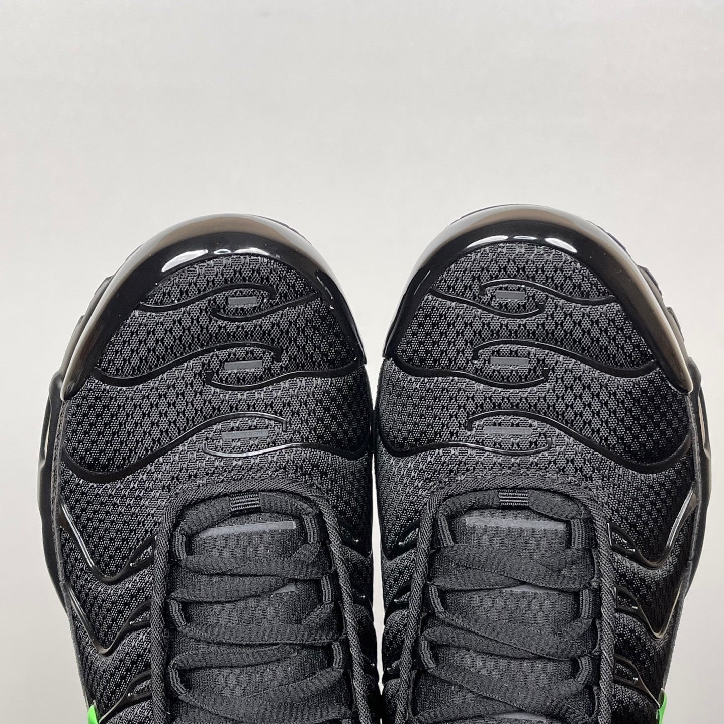 TN "Black Green Strike"