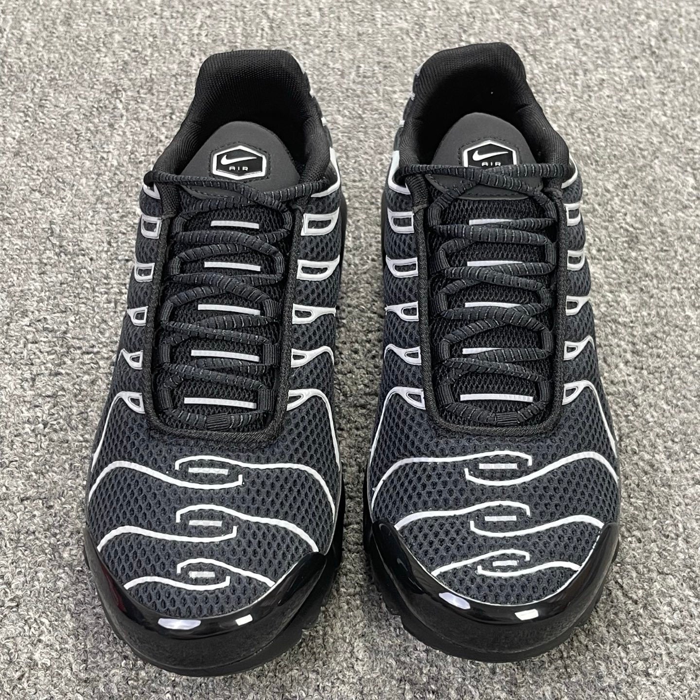 TN "Black Reflective Silver"